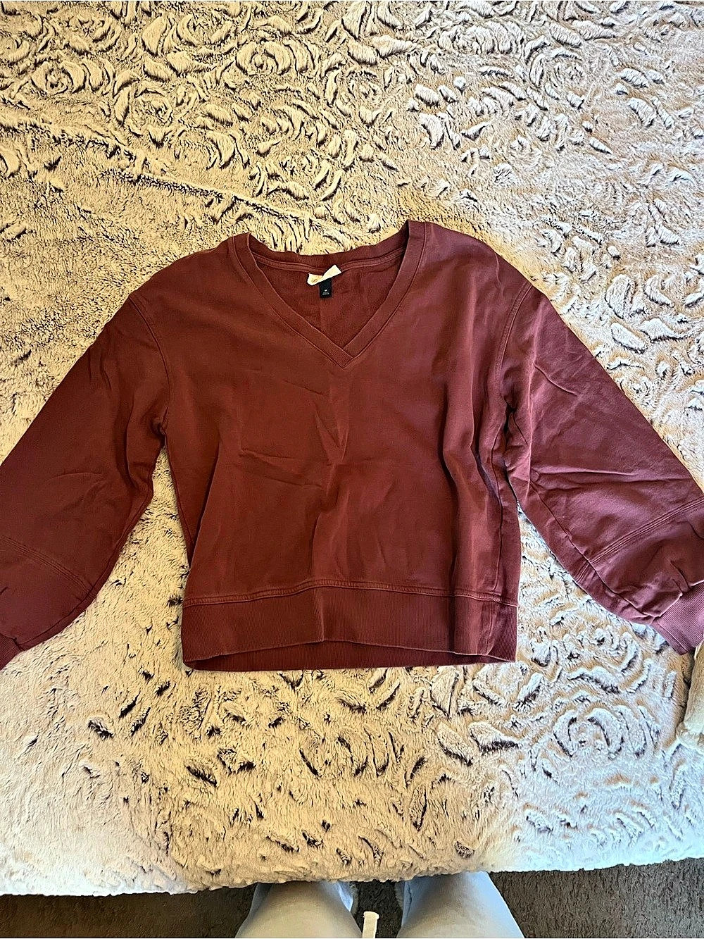 Universal Thread V-Neck Pullover in Brown Size Medium Like New
